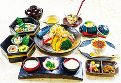 湯葉・豆腐コース料理と『にっこり』大玉梨狩り、ぐんま約7,000株のバラ園