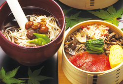 幻想的な会津絵ろうそくまつりと元祖 輪箱飯(わっぱめし)