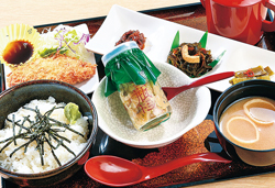 自然が生み出した造形美　浄土ヶ浜と三陸海の幸　瓶ドン、花巻温泉郷　新鉛温泉