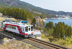 ドラゴンブルーの地底湖・龍泉洞と三陸鉄道リアス線の旅